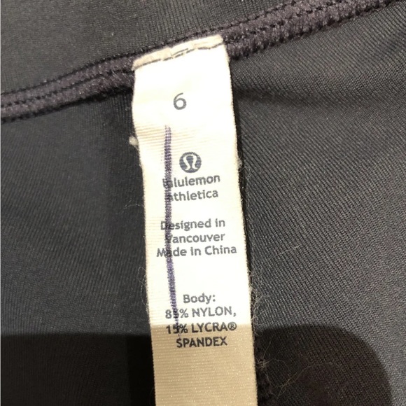 LULULEMON ATHLETICA Black-Gray Reversible Luon WUNDER UNDER CROP PANTS/ Tights 6 - Picture 5 of 6